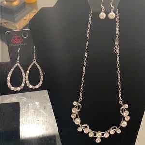 Tie the knot white necklace set